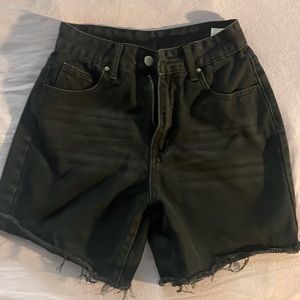 Size 2 in women’s- very lightly used and slightly stretchy